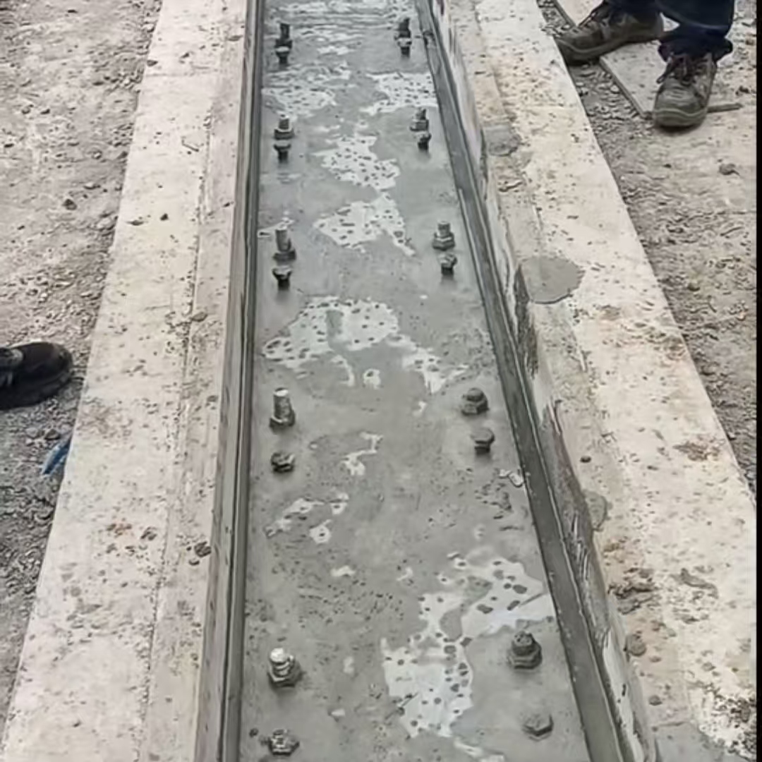 根河港口码头起重机龙门吊重型机械设备稳固用早强快凝轨道胶泥